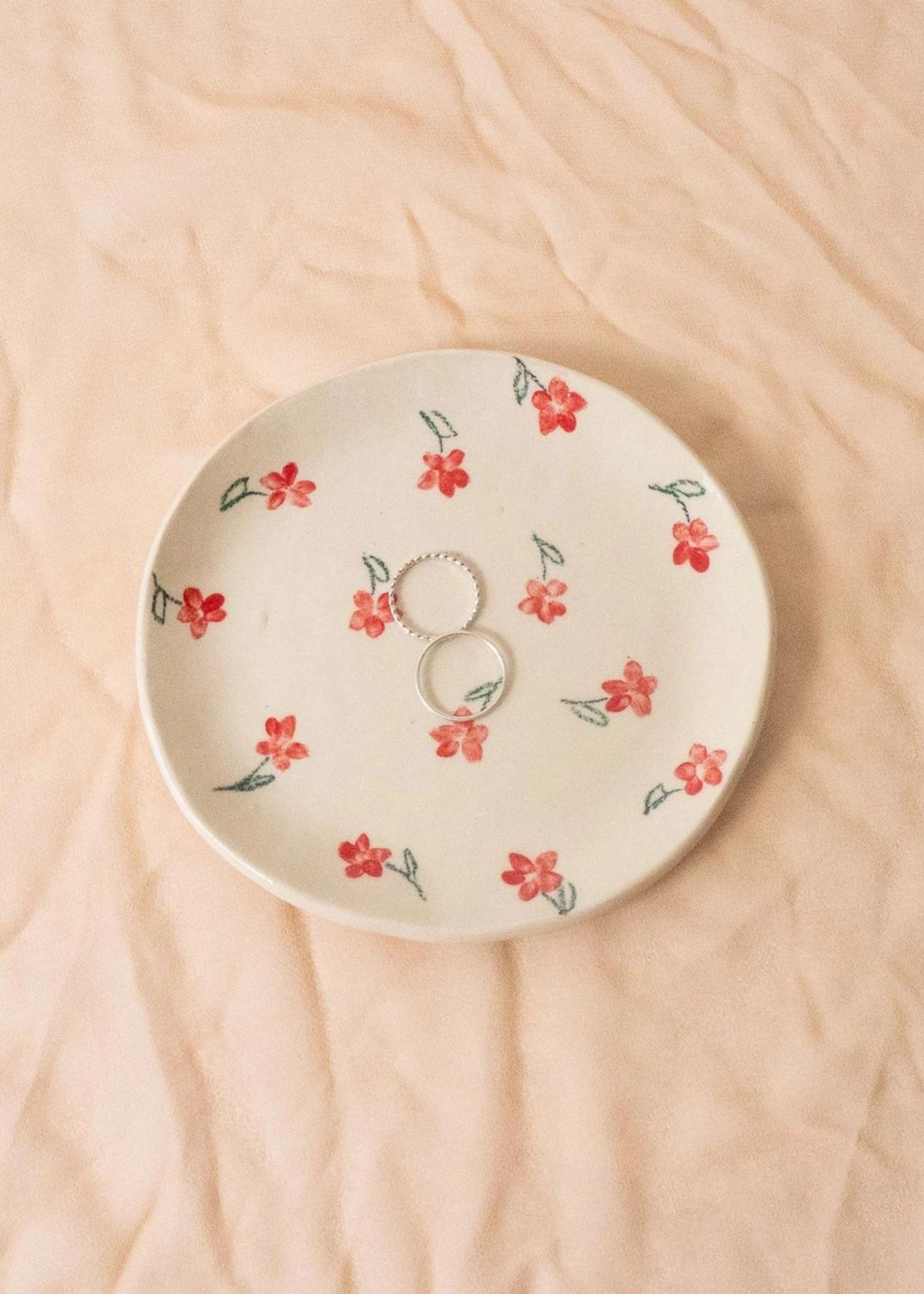 Red poppy catchall plate