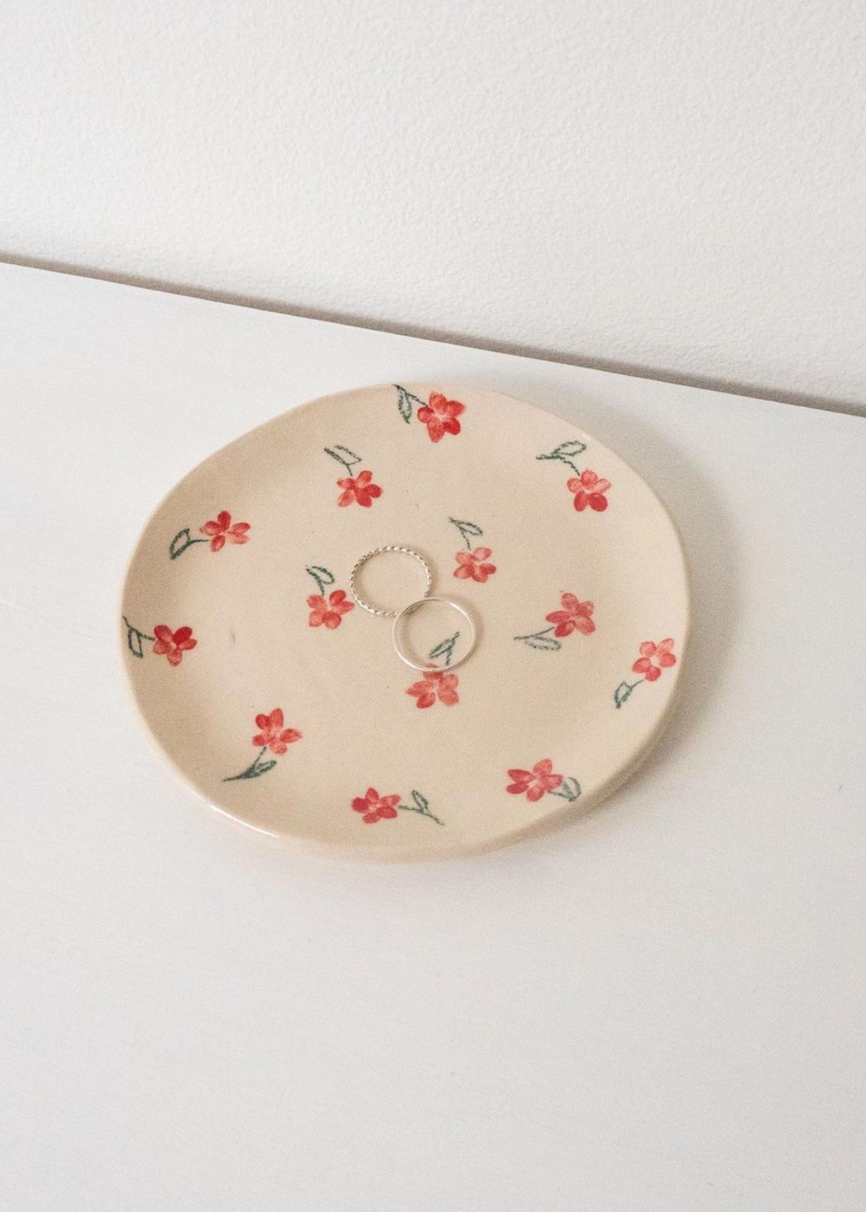 Red poppy catchall plate