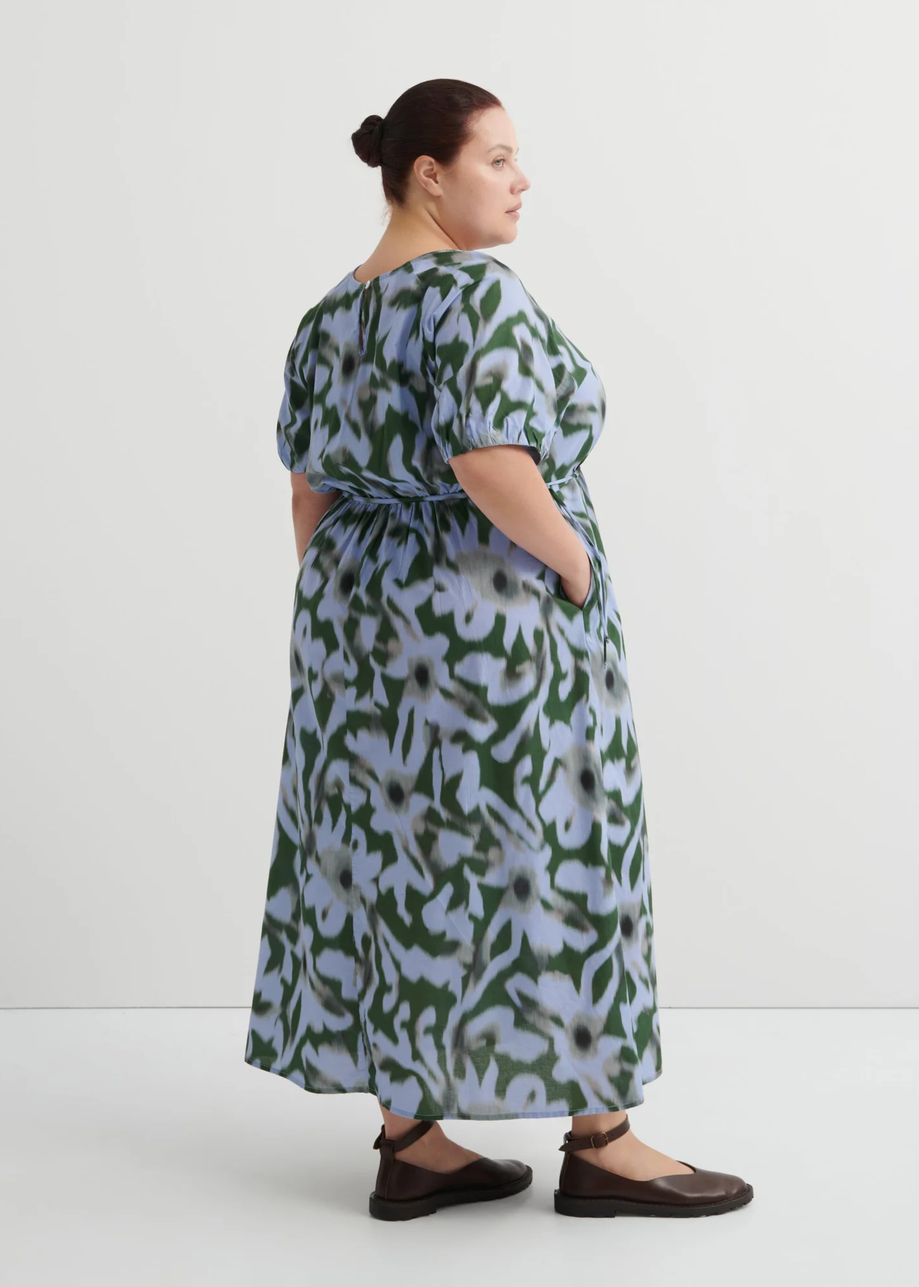 Illustrate dress
